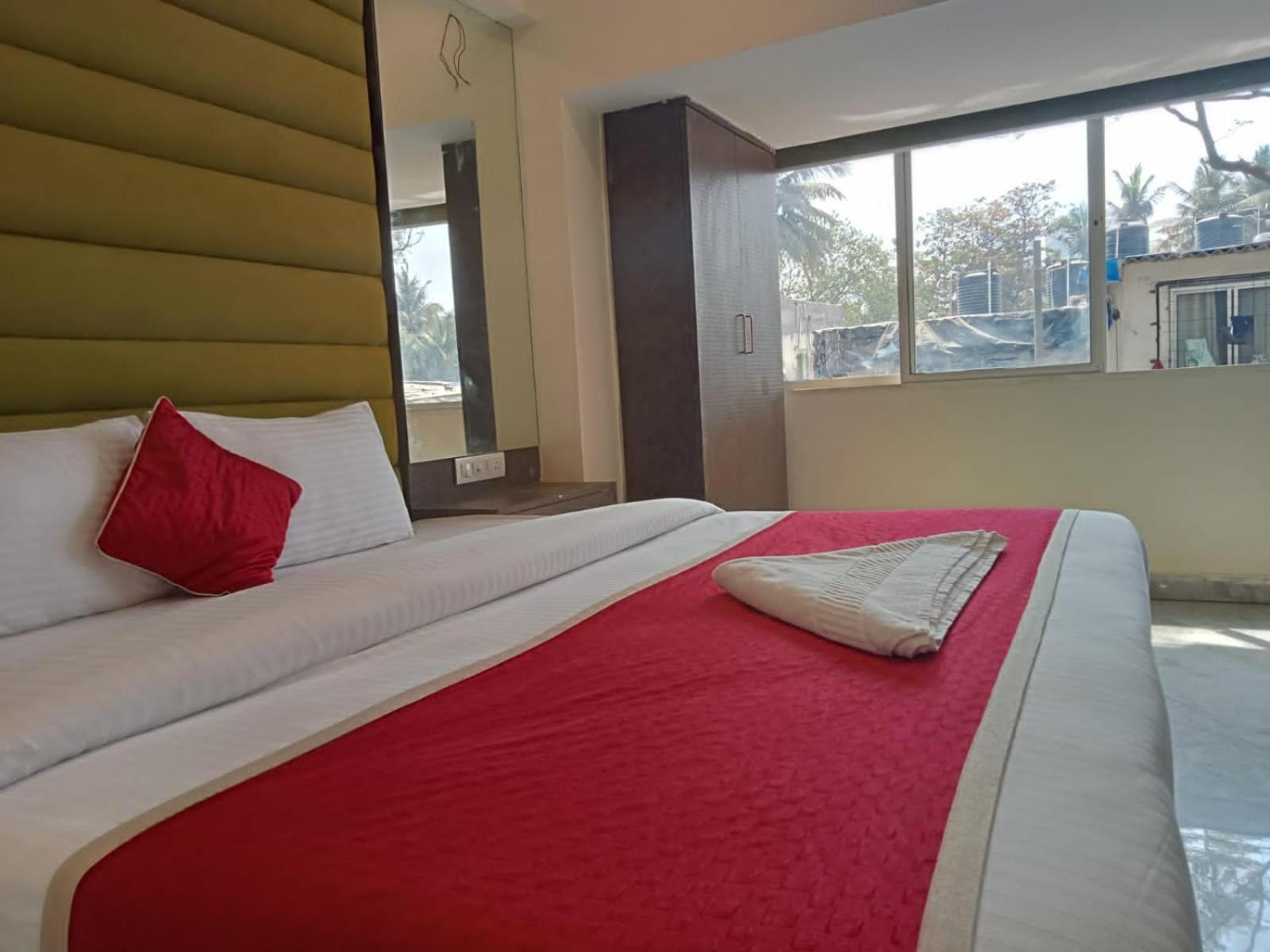 Hotel The B Town Mumbai (Bombay)